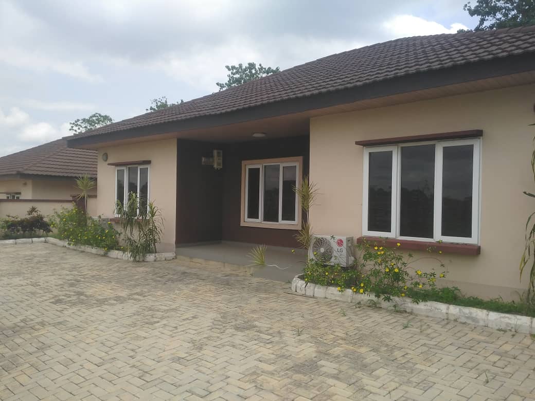 4 BEDROOM BUNGALOW AT LEGACY ESTATE AKOBO