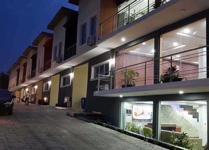 Shortlet fully furnished apartment of 2bedroom duplex at Jericho GRA.