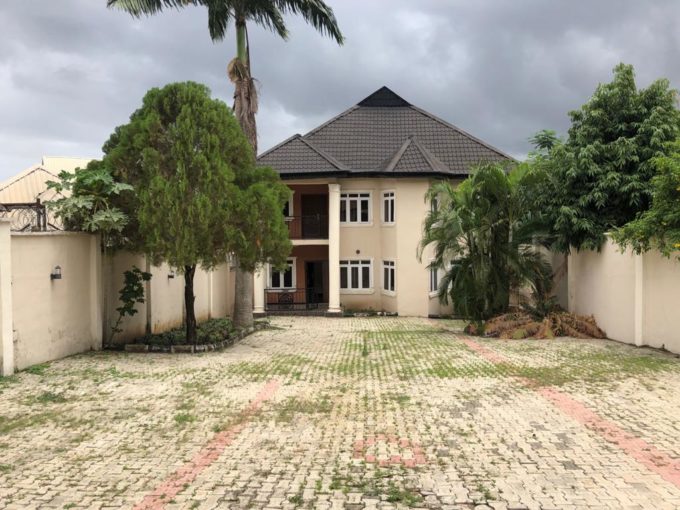 4 BEDROOM DUPLEX AT AGODI GRA ON (800SQM OF LAND)